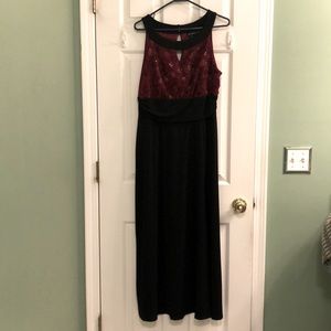 Black and Garnet 14P dress